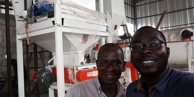 último caso de la compañía sobre planta de la alimentación de pollo 1-2t/h en el d'Ivoire de Cote